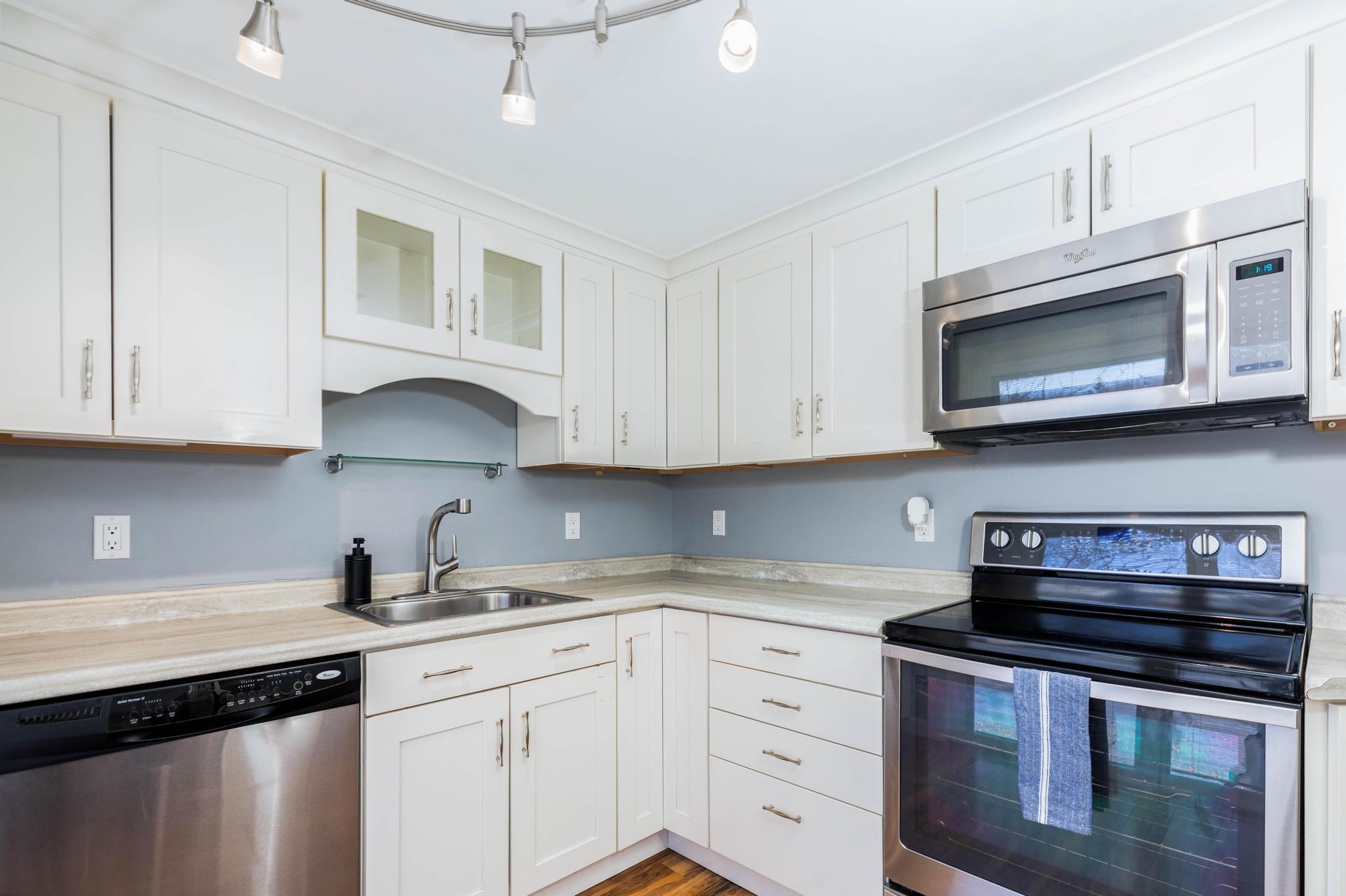 11 Lyons Street Rochester, NH 03867 - Photo 3 of 48