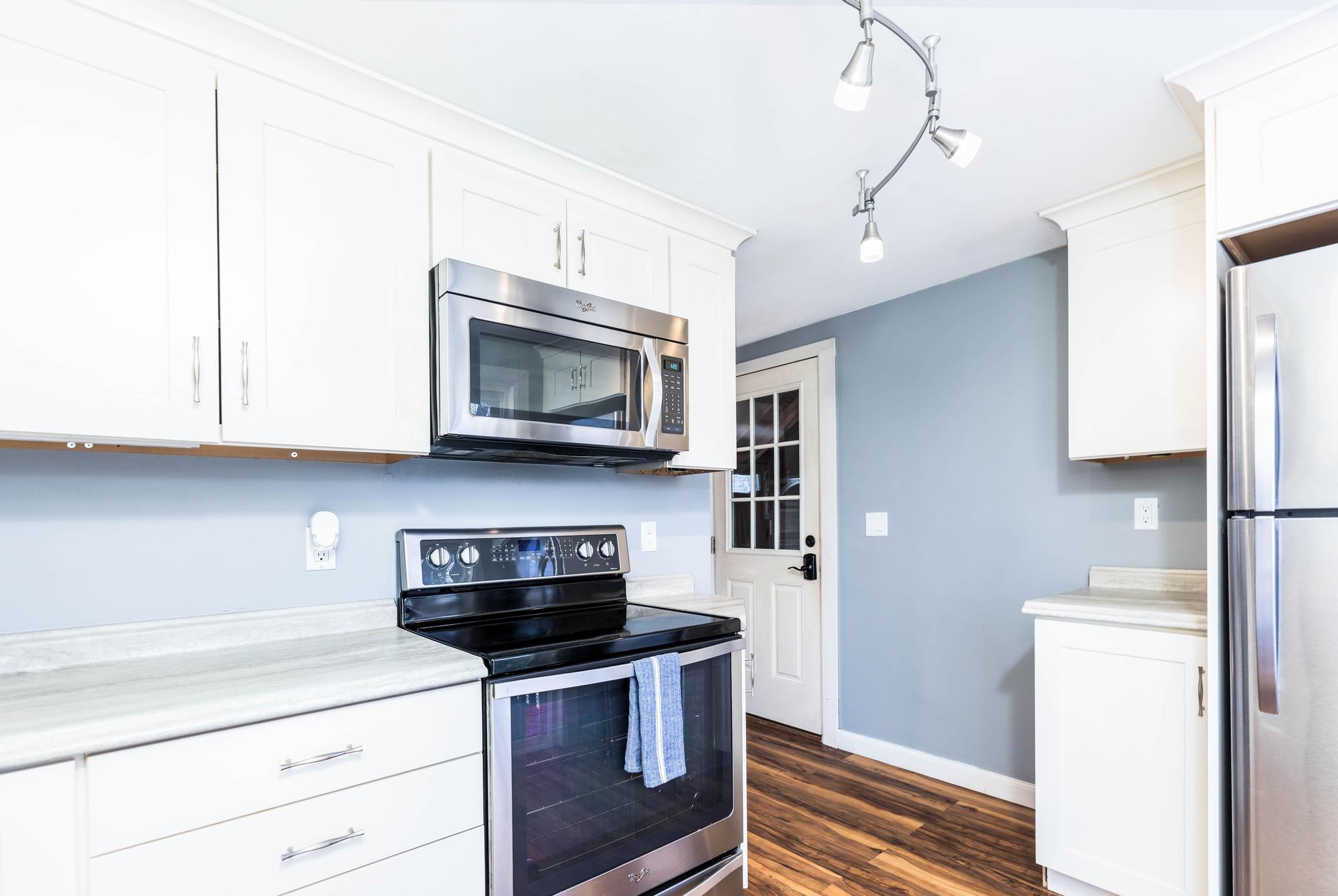 11 Lyons Street Rochester, NH 03867 - Photo 4 of 48