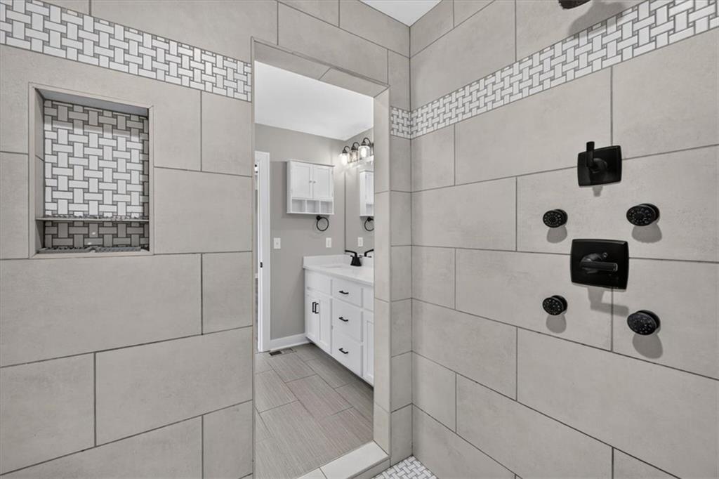 22907 South Ridgeview Drive Peculiar, MO 64078 - Photo 19 of 39 Gallery Image 19