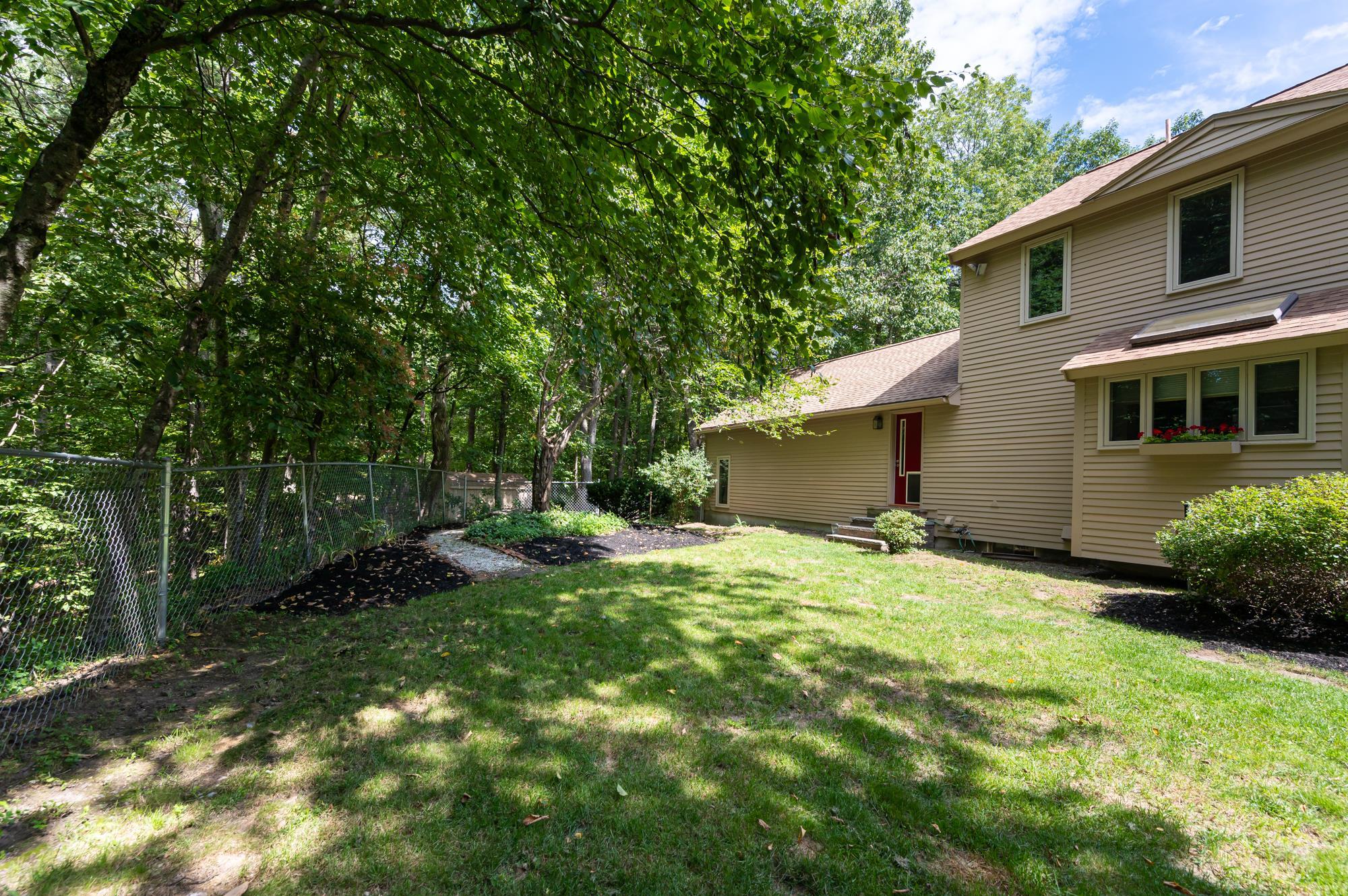 90 Pine Hill Road Hollis, NH 03049 - Photo 5 of 36