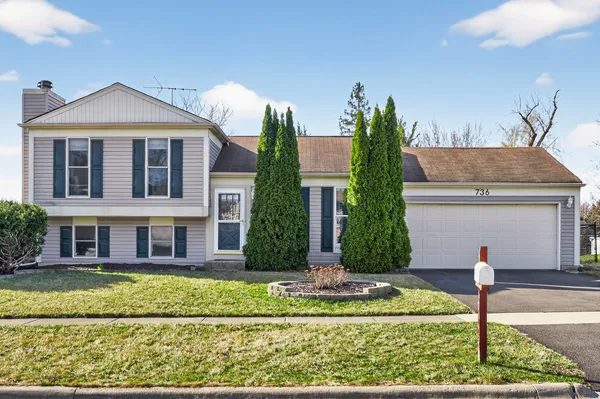 $369,999 | 736 Cypress Lane, Carol Stream, IL 60188