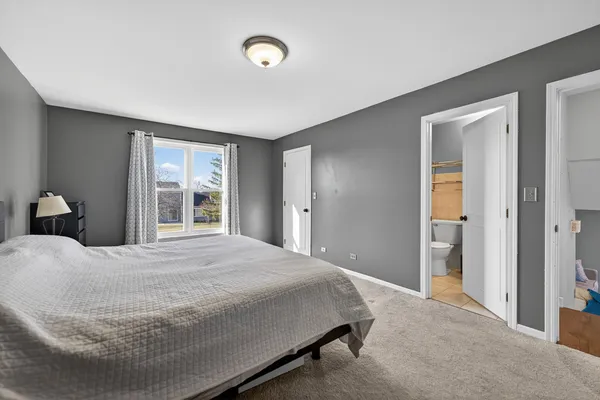 $369,999 | 736 Cypress Lane, Carol Stream, IL 60188