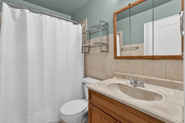 $369,999 | 736 Cypress Lane, Carol Stream, IL 60188