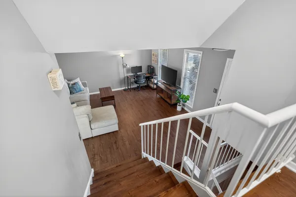 $369,999 | 736 Cypress Lane, Carol Stream, IL 60188