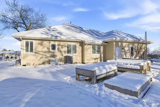 $649,900 | 111 Bayfield Court, Lake Mills, WI 53551