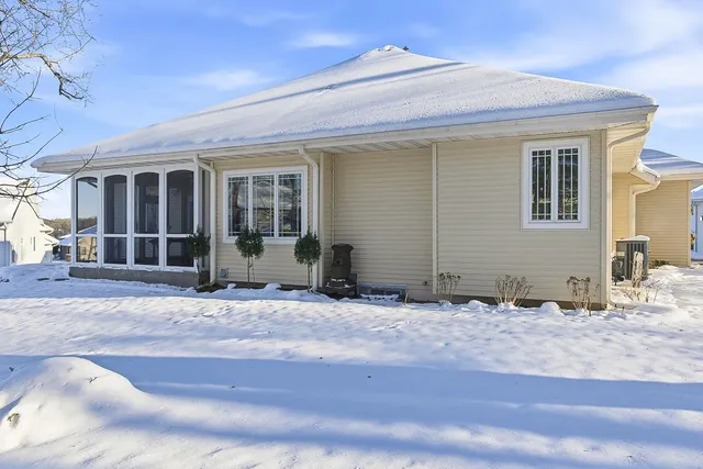 $649,900 | 111 Bayfield Court, Lake Mills, WI 53551