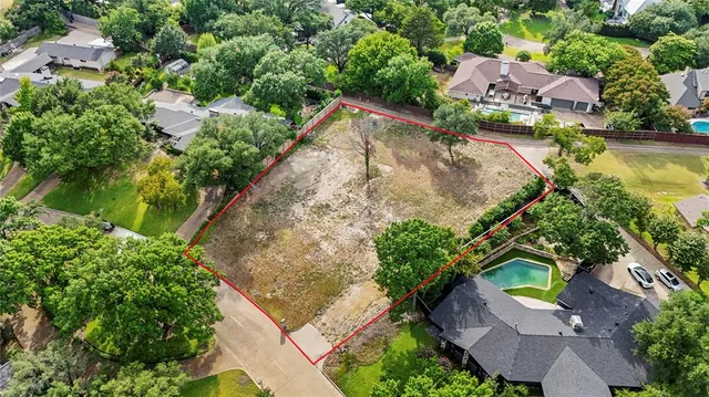 $1,100,000 | 6263 Preston Creek Drive, Dallas, TX 75240