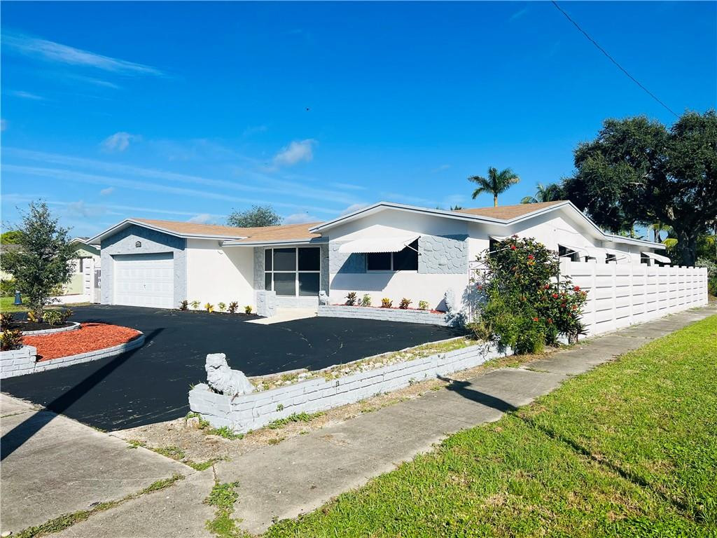 4901 West Park Road Hollywood, FL 33021 - Photo 4 of 48 Photo 4