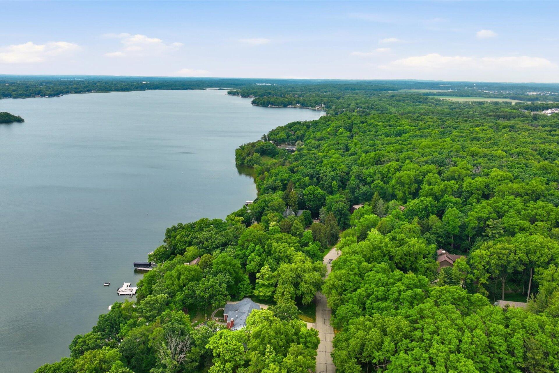 790 Garrison Court Delafield, WI 53018 - Photo 34 of 37 09-009_DJI_0755