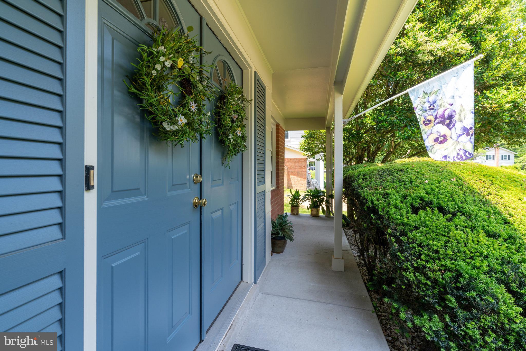 8707 Fox Ridge Road Springfield, VA 22152 - Photo 4 of 65