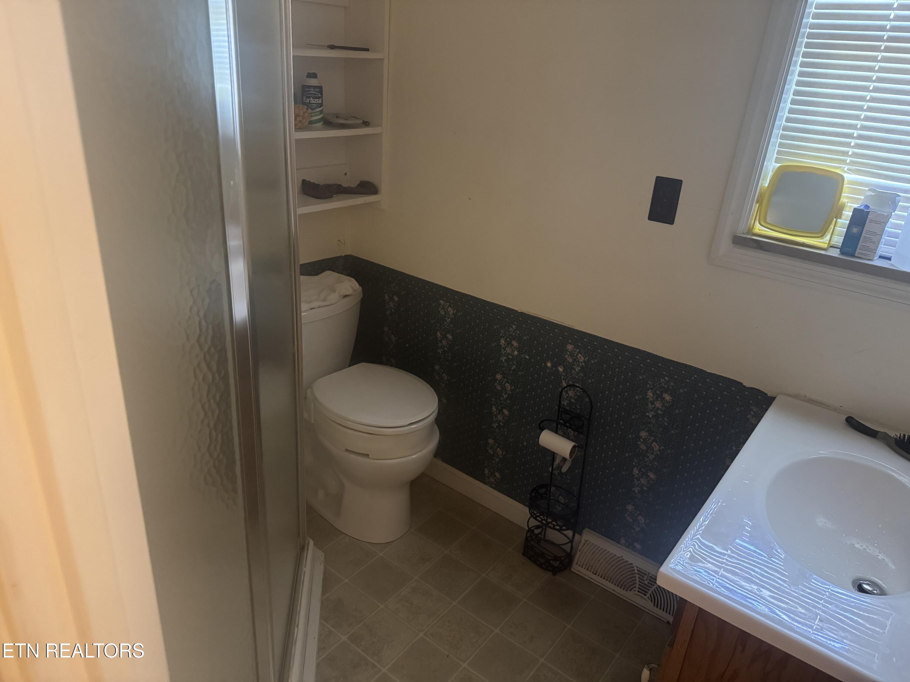 157 Petrey Road La Follette, TN 37766 - Photo 17 of 23 Bath 2