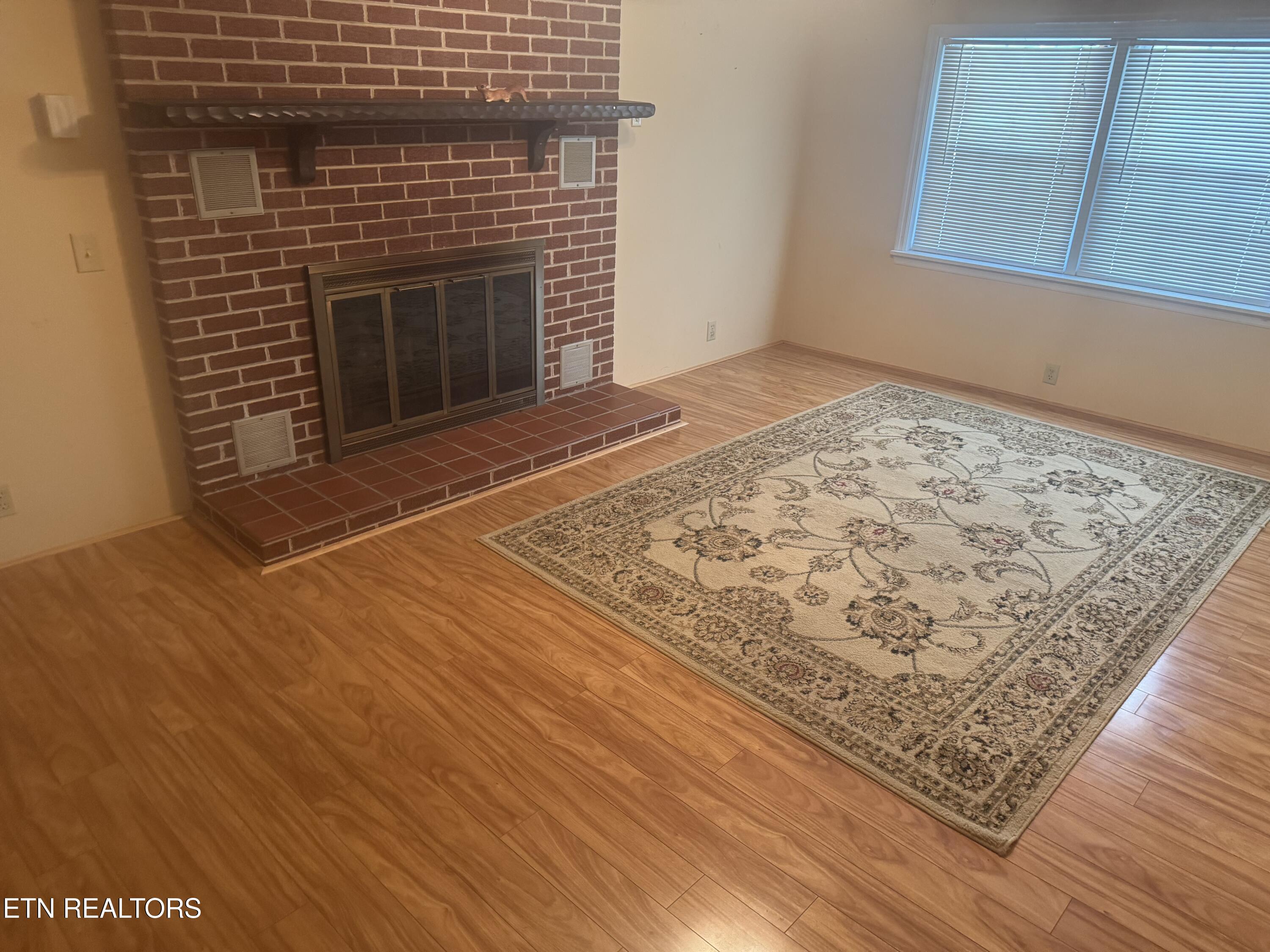 157 Petrey Road La Follette, TN 37766 - Photo 18 of 23 Sunroom/family room