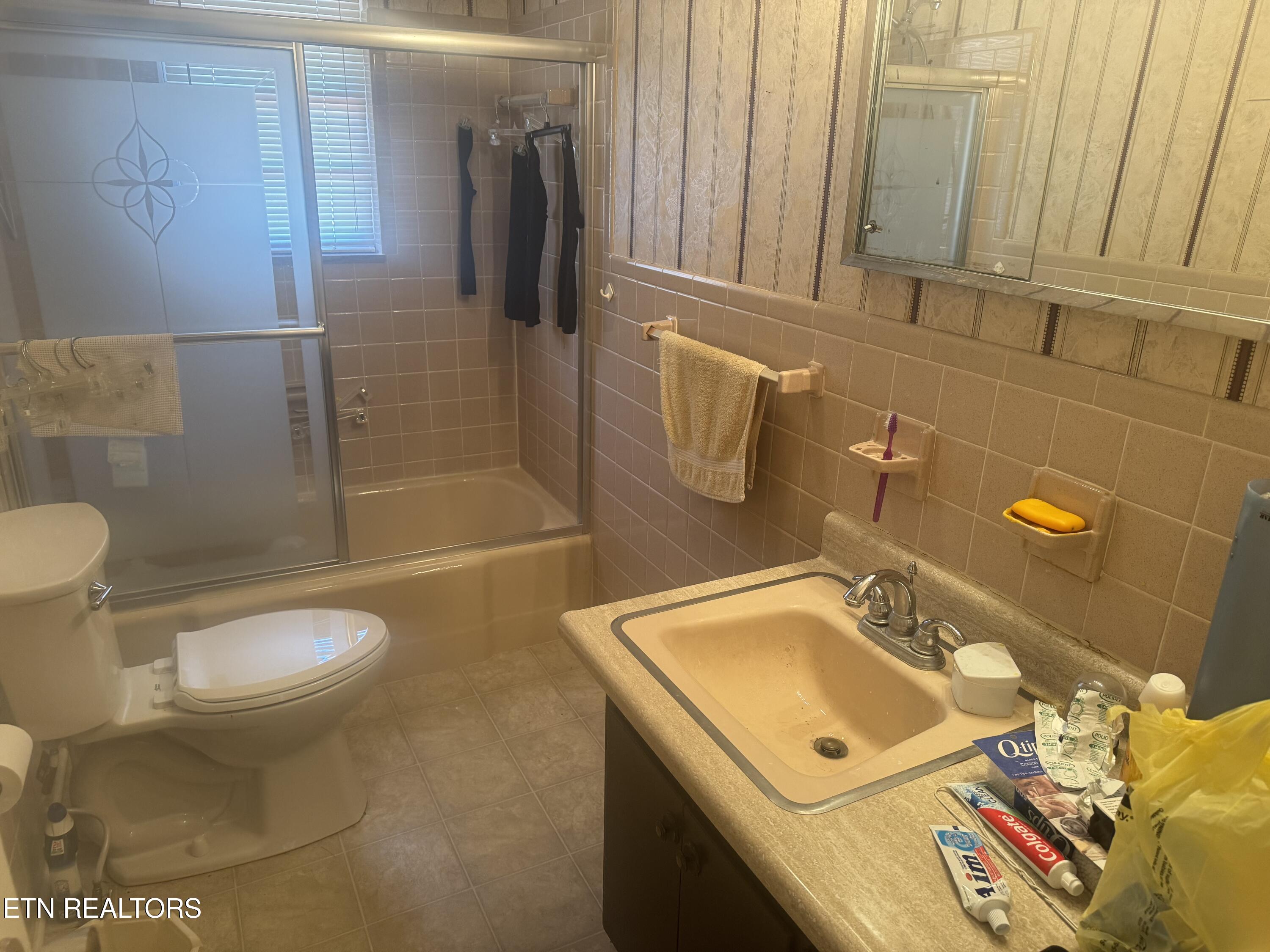 157 Petrey Road La Follette, TN 37766 - Photo 22 of 23 Bath 2