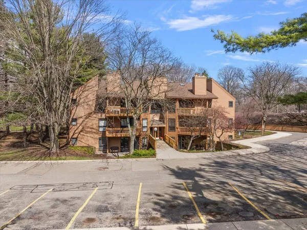 $299,900 | 1296 Hillburn Avenue Northwest, Grand Rapids, MI 49504
