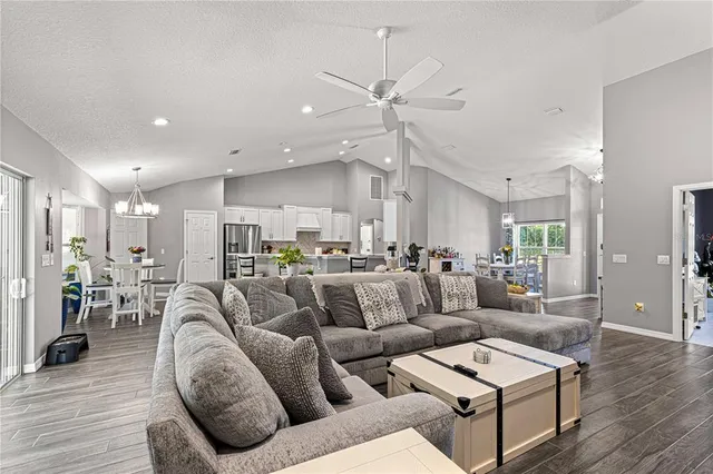 $1,250,000 | 5615 202 Place, McIntosh, FL 32664