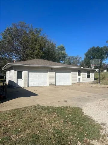$372,500 | 2317 Maple Road, Fort Scott, KS 66701