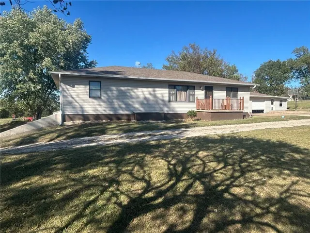$372,500 | 2317 Maple Road, Fort Scott, KS 66701
