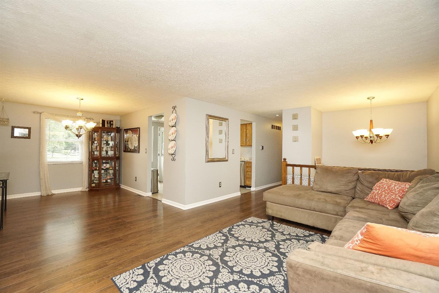 1696 Rudyard Lane Cincinnati, OH 45230 - Photo 5 of 23 Gallery Image 5