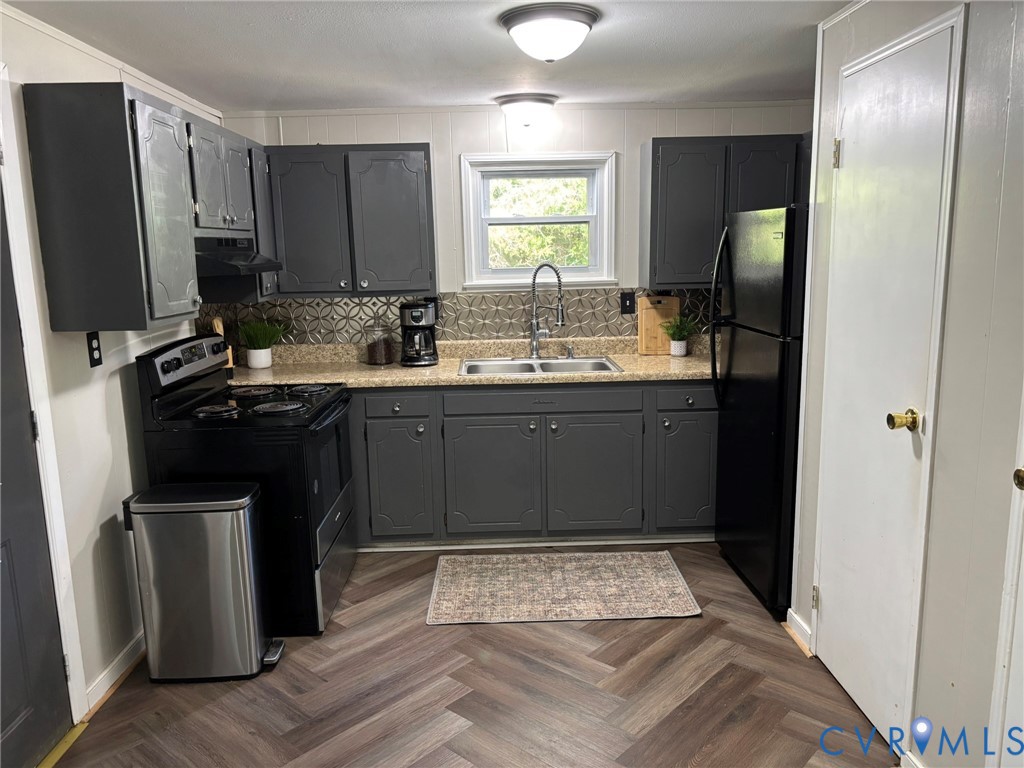 Great cabinet space and a pantry!