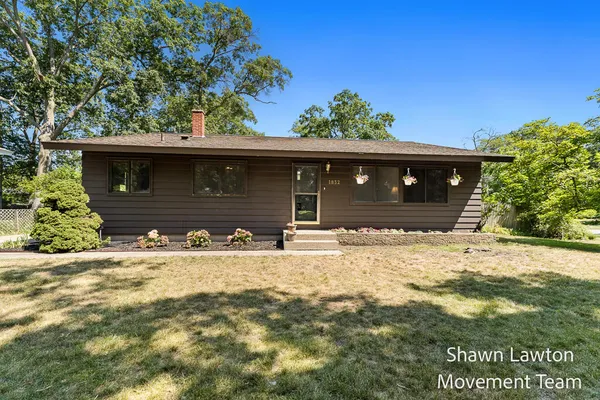 $299,900 | 1832 Southwood Avenue, Norton Shores, MI 49441