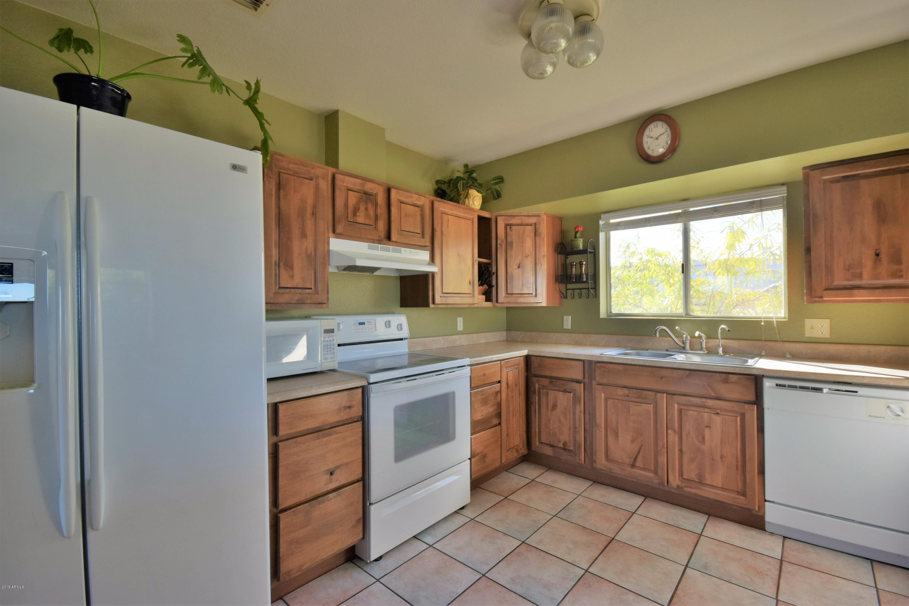 1423 East Fremont Road Phoenix, AZ 85042 - Photo 8 of 31 DSC_0070
