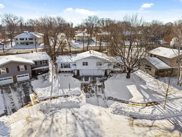 $725,000 | 5019-5021 Manitowoc Parkway, Madison, WI 53705