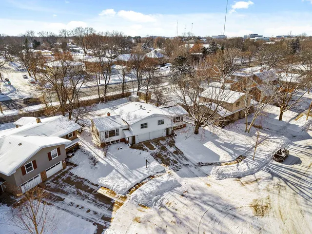 $725,000 | 5019-5021 Manitowoc Parkway, Madison, WI 53705