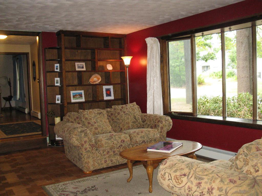 9 Russell Drive Springvale, ME 04083 - Photo 3 of 18 Living room