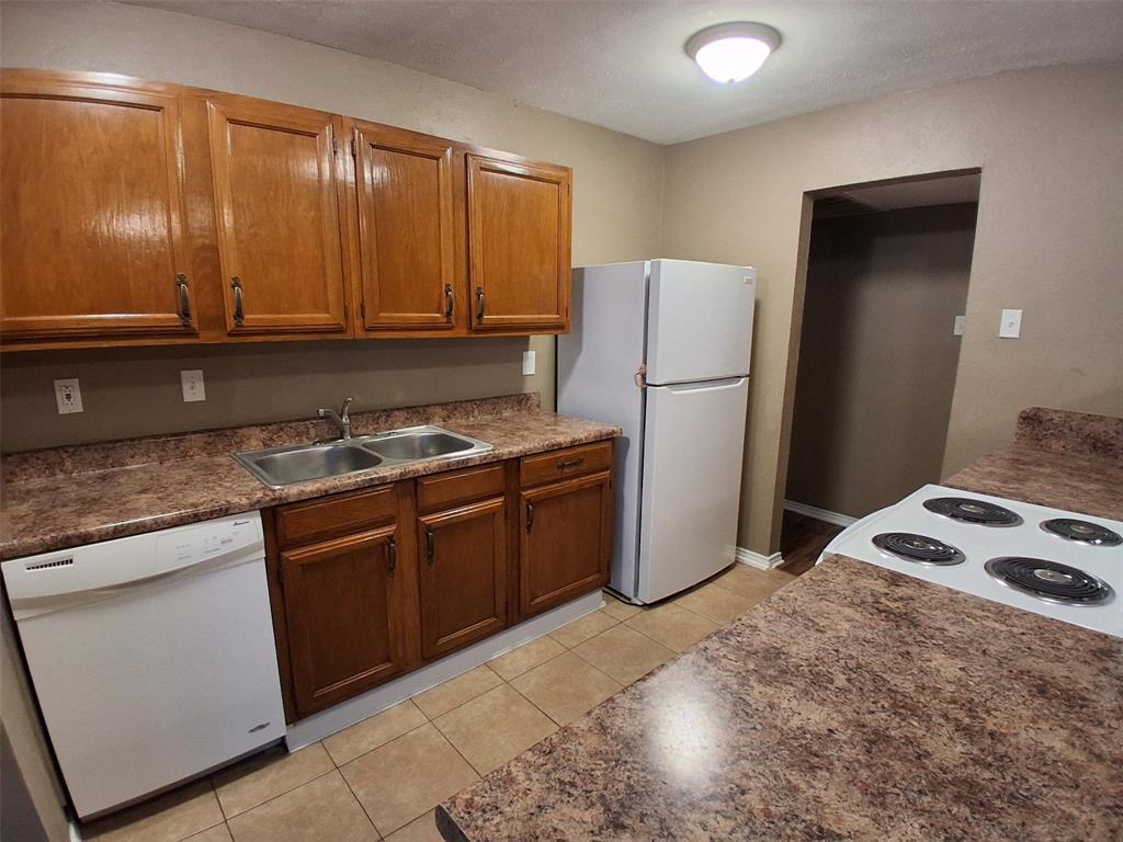 553 Hanover Drive Allen, TX 75002 - Photo 2 of 9