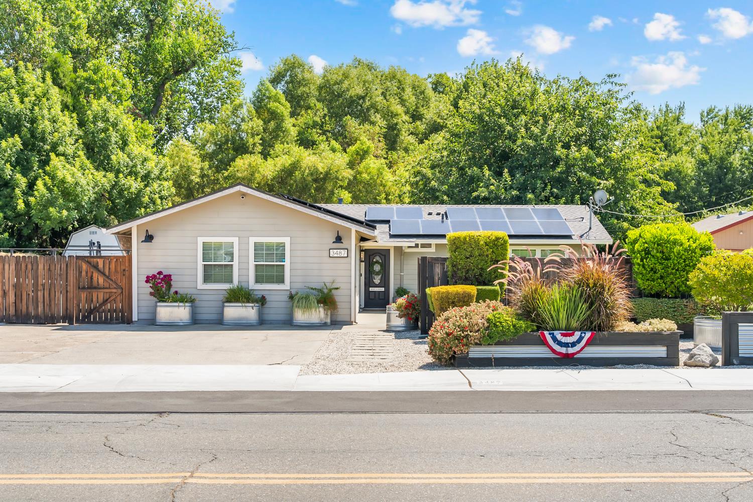 3487 Humphrey Road Loomis, CA 95650 - Photo 1 of 69 Gallery Image 1