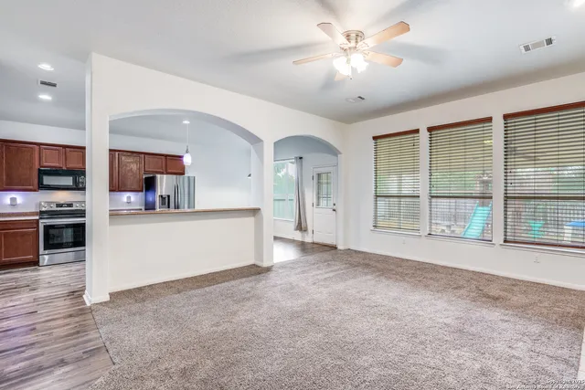 $2,250 | 313 South 6th Street, Kenedy, TX 78119