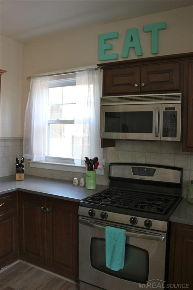 1134 Nottingham Road Grosse Pointe, MI 48230 - Photo 23 of 44 31298054-22.JPG