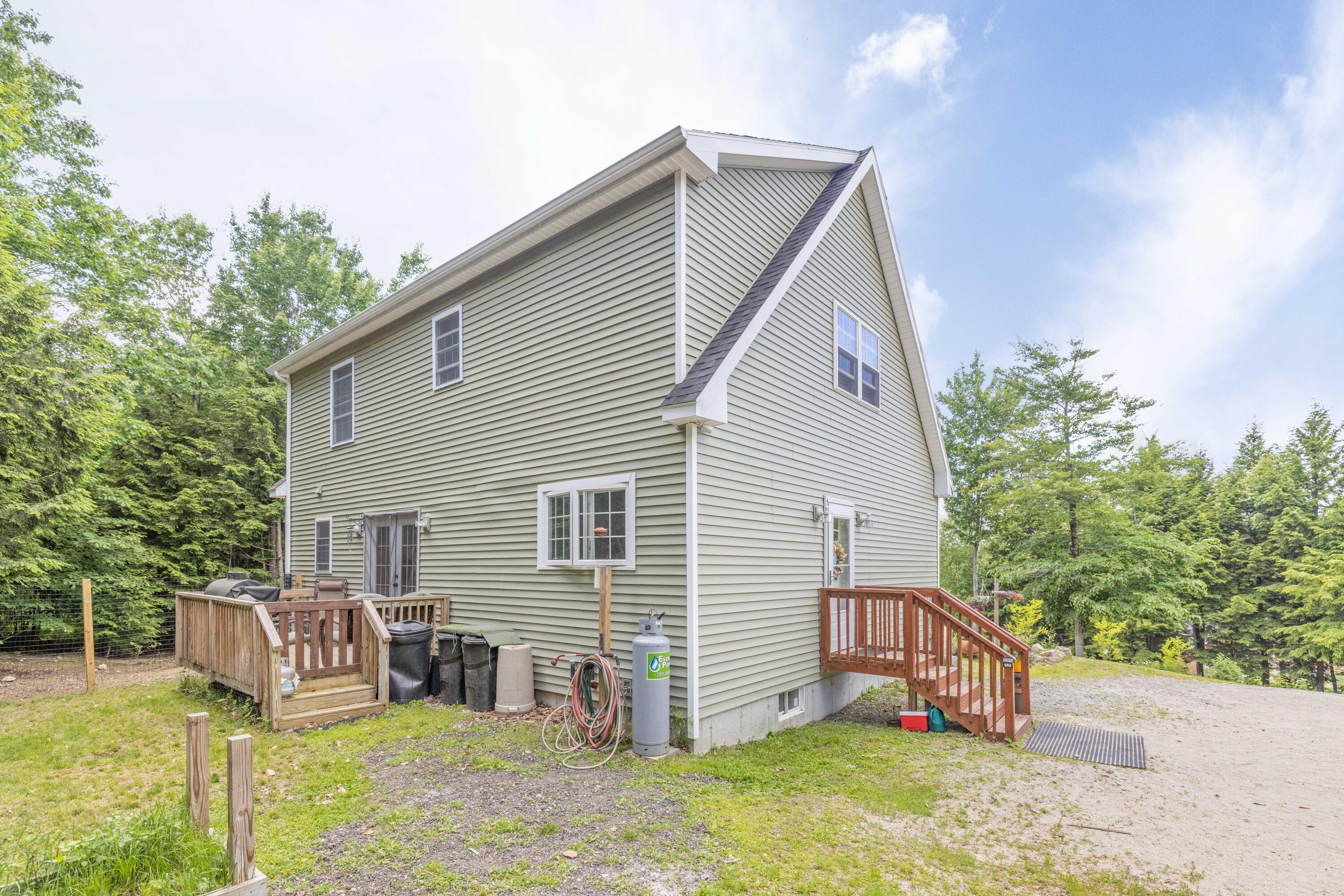44 Diffin Road Oxford, ME 04270 - Photo 4 of 25 Back of House