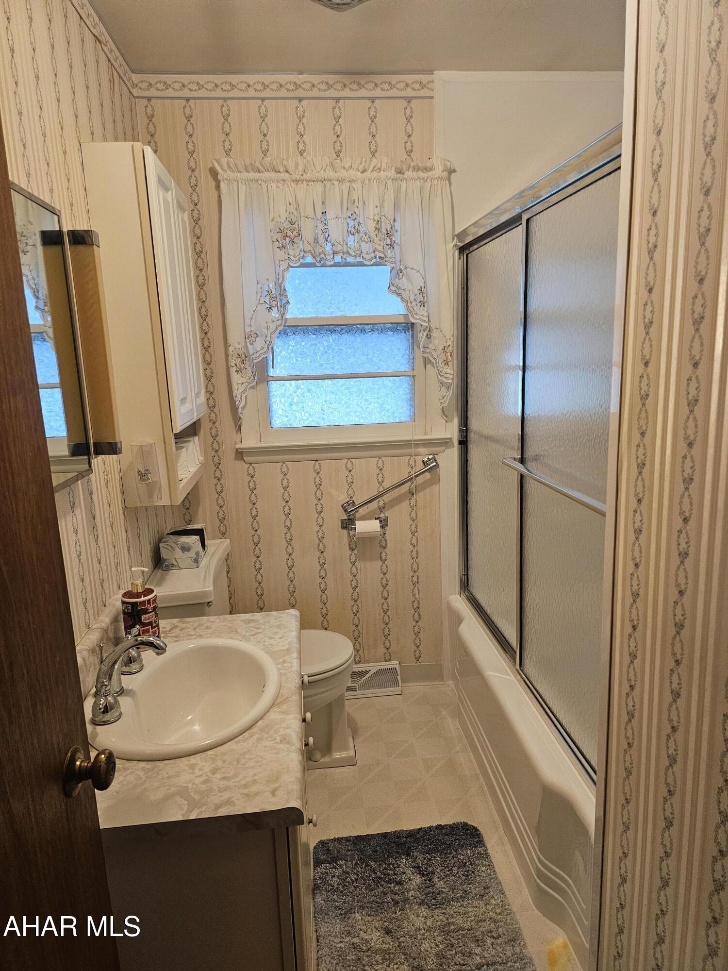 801 James Street Roaring Spring, PA 16673 - Photo 13 of 27