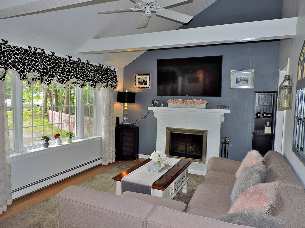 53 Huntington Road Plymouth, MA 02360 - Photo 3 of 25 Gallery Image 3