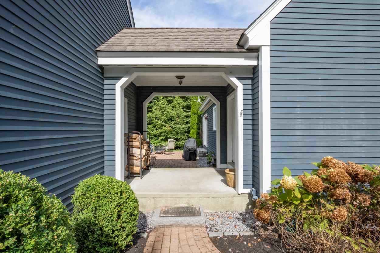74 Carriage Road New Boston, NH 03070 - Photo 23 of 33