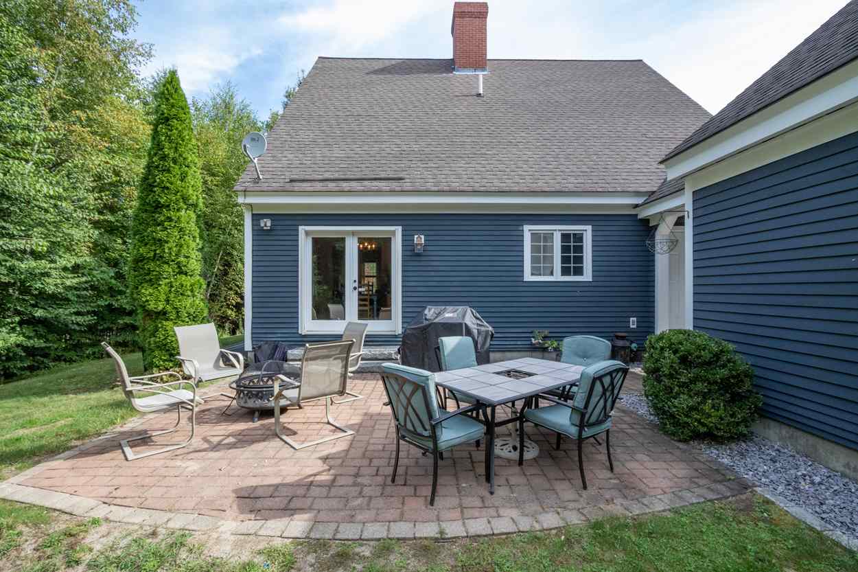 74 Carriage Road New Boston, NH 03070 - Photo 25 of 33