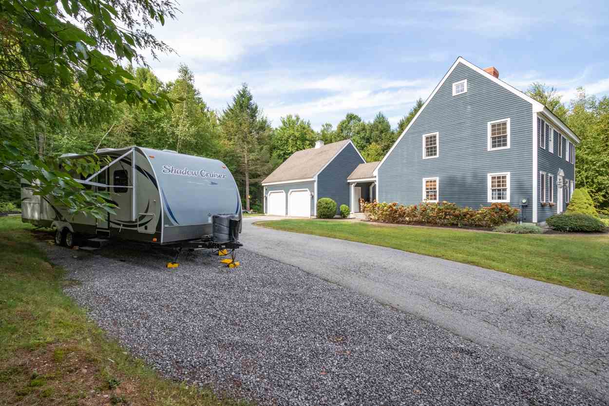 74 Carriage Road New Boston, NH 03070 - Photo 4 of 33