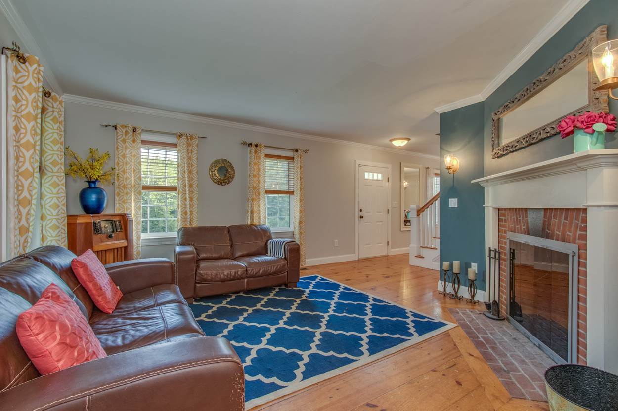 74 Carriage Road New Boston, NH 03070 - Photo 8 of 33