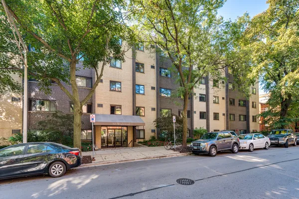 $2,100 | 515 West Wrightwood Avenue, Unit 214, Chicago, IL 60614