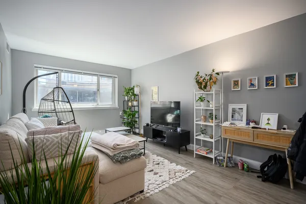 $2,100 | 515 West Wrightwood Avenue, Unit 214, Chicago, IL 60614