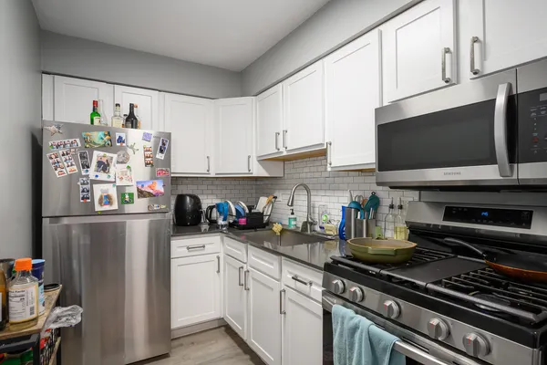 $2,100 | 515 West Wrightwood Avenue, Unit 214, Chicago, IL 60614