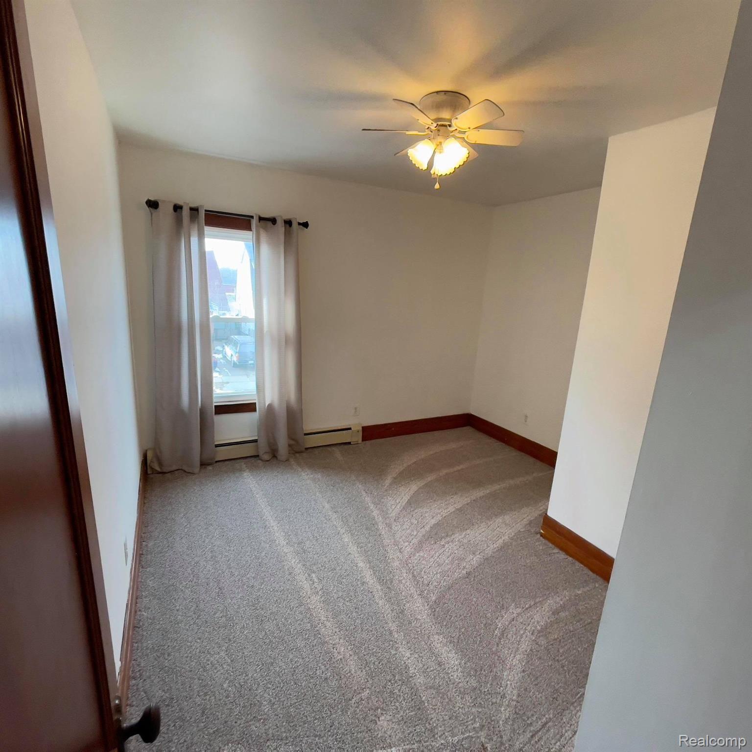 129 Walnut Street River Rouge, MI 48218 - Photo 24 of 45 129 walnut street - river rouge mi (10).jpg