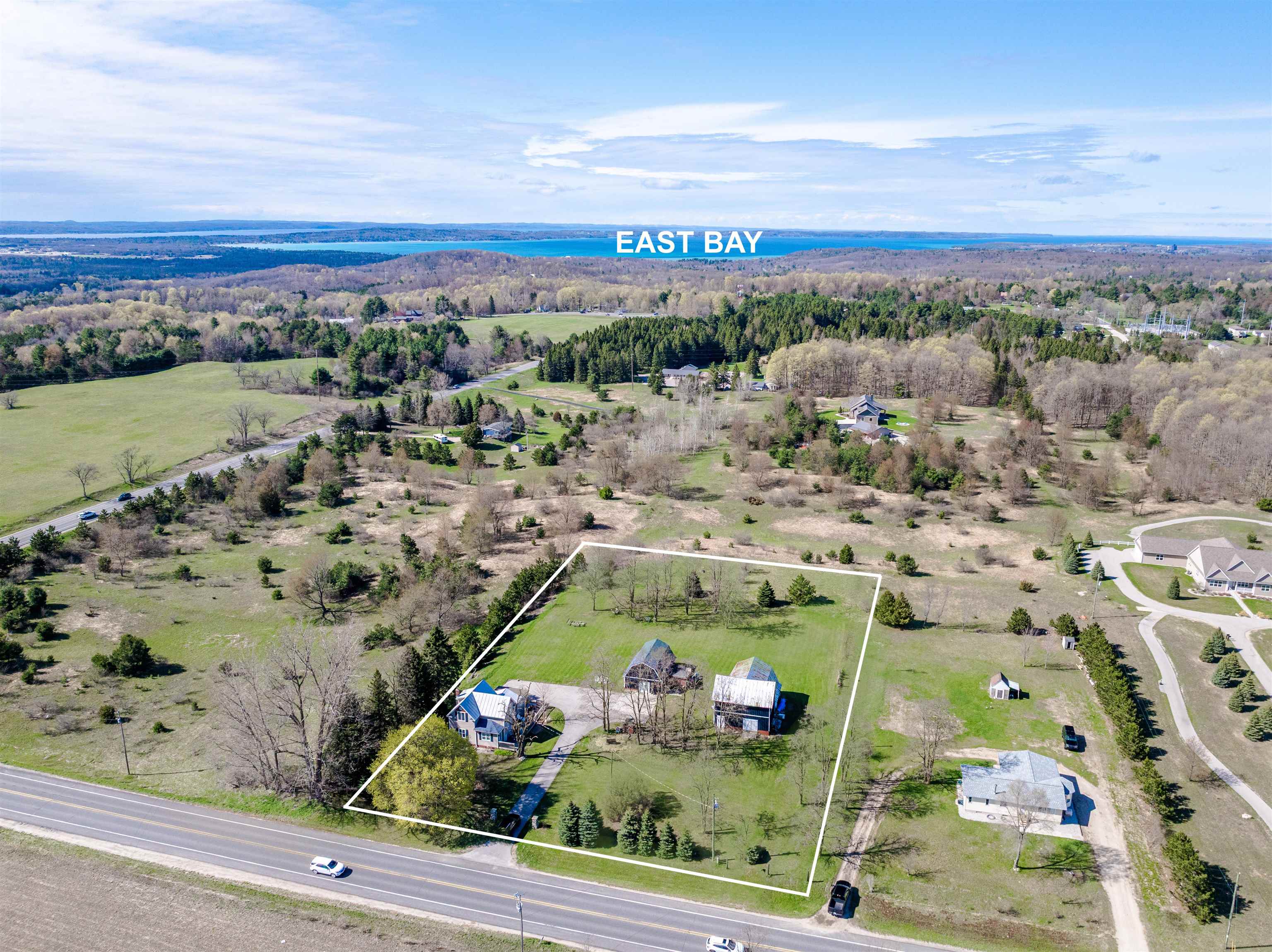 3105 Supply Road Traverse City, MI 49696 - Photo 7 of 70