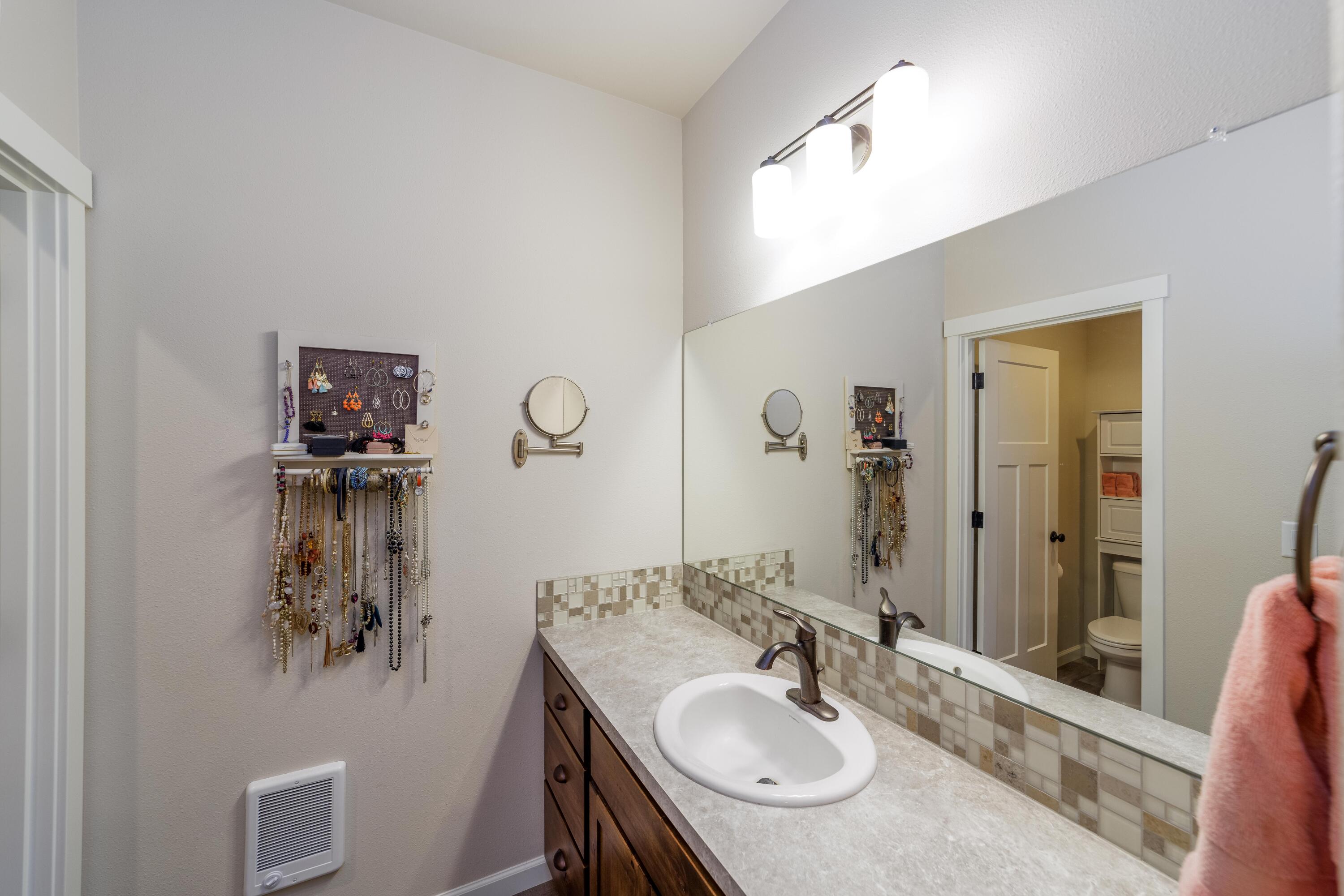 2756 Southwest 34th Street Redmond, OR 97756 - Photo 43 of 44 2756_SW_34th_St-39