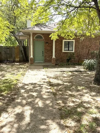 $1,400 | 109 Misty Court, Waxahachie, TX 75165