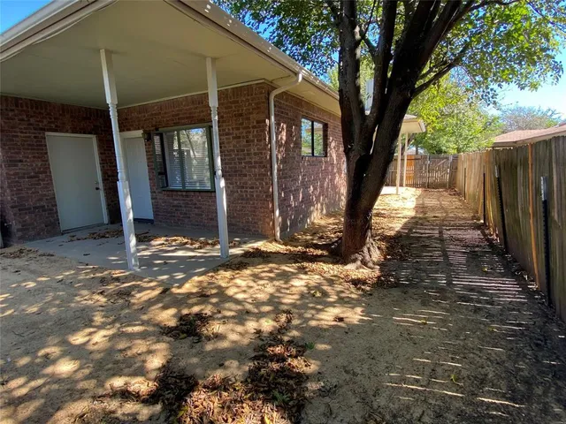 $1,400 | 109 Misty Court, Waxahachie, TX 75165