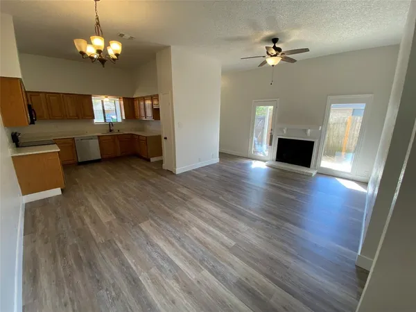 $1,400 | 109 Misty Court, Waxahachie, TX 75165