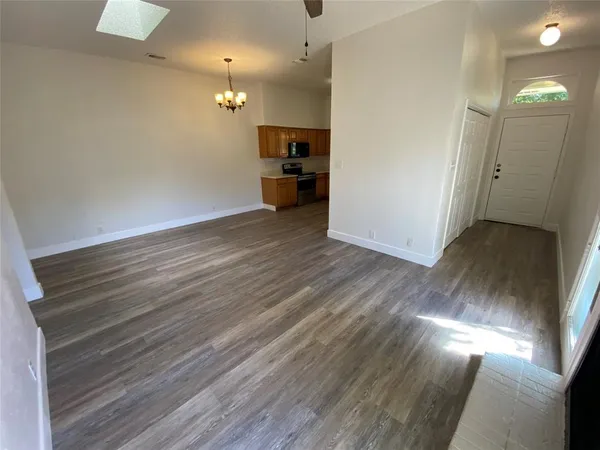 $1,400 | 109 Misty Court, Waxahachie, TX 75165