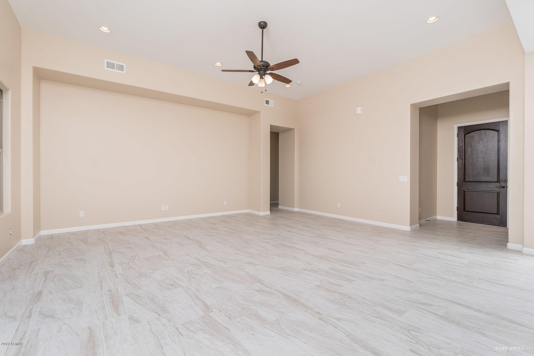 20129 West Steed Ridge Road Wittmann, AZ 85361 - Photo 7 of 23 Great room